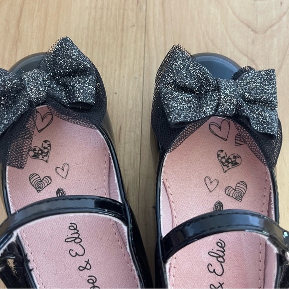 NWOT Olive & Edie Bella Mary Jane Flat Sandals Black Patent Leather Bow Detail - Picture 4 of 6